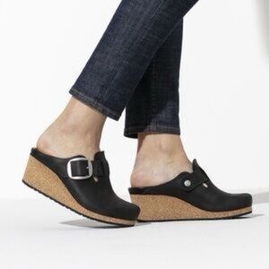 Women's Black Fanny Birkenstocks